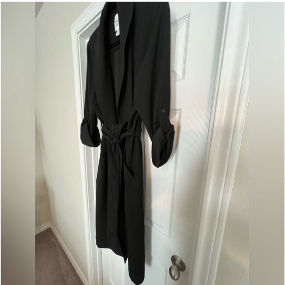 Belle Vere Black light weight long trench.  Size Large - Picture 4 of 4